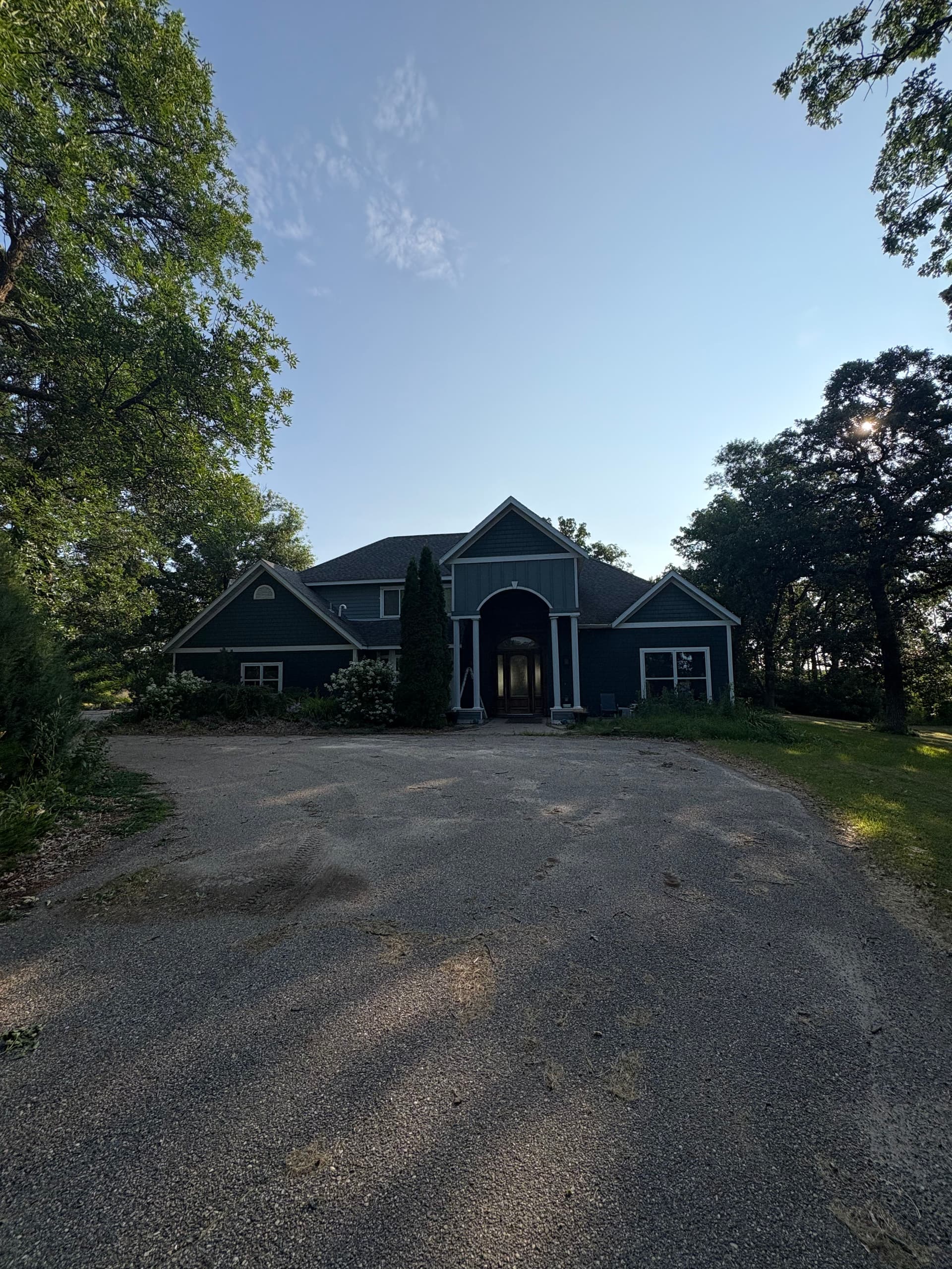 Gallery photos for Overgrown to Show-Ready with a Property Landscape Cleanup: Image #1